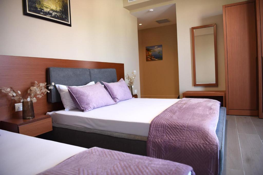 Elegant room at 6 Milje Hotel