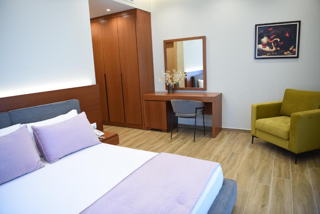 Queen Suite