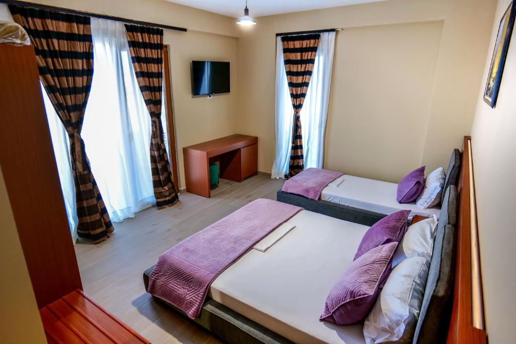Triple Room with City View