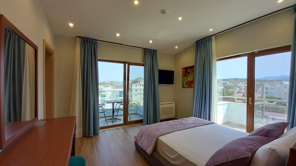 Triple Room with French Balcony